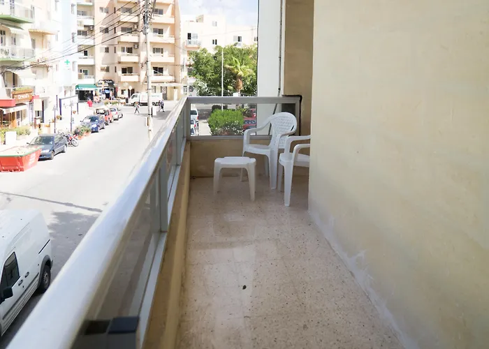 Mavina Hotel & Apartments