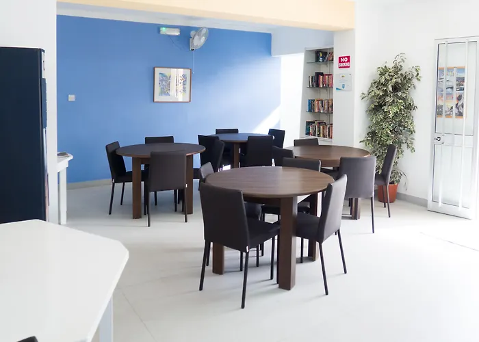 Mavina Hotel & Apartments